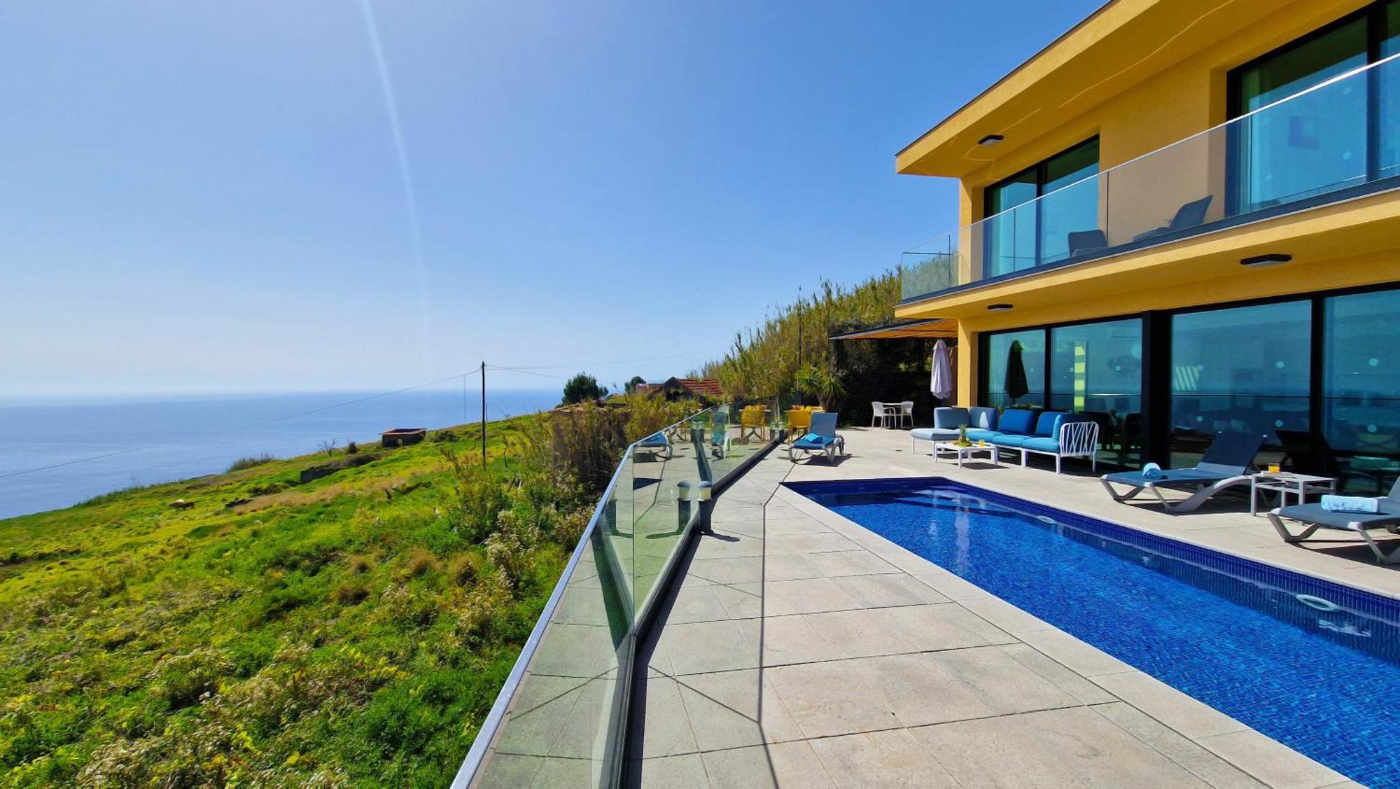 Eden Sun - A Modern Luxury Villa With A Panoramic View Prazeres Bagian luar foto