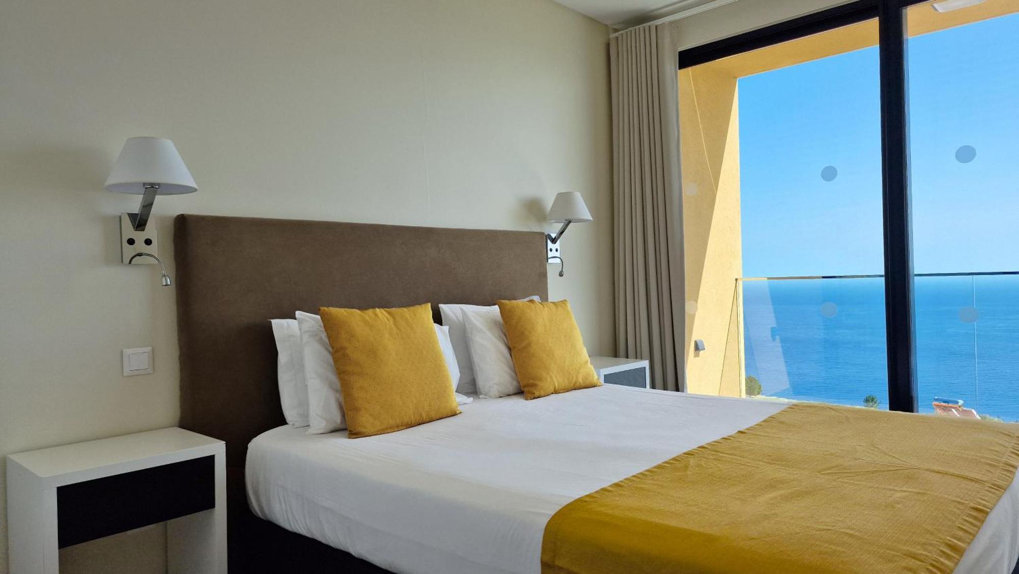 Eden Sun - A Modern Luxury Villa With A Panoramic View Prazeres Bagian luar foto