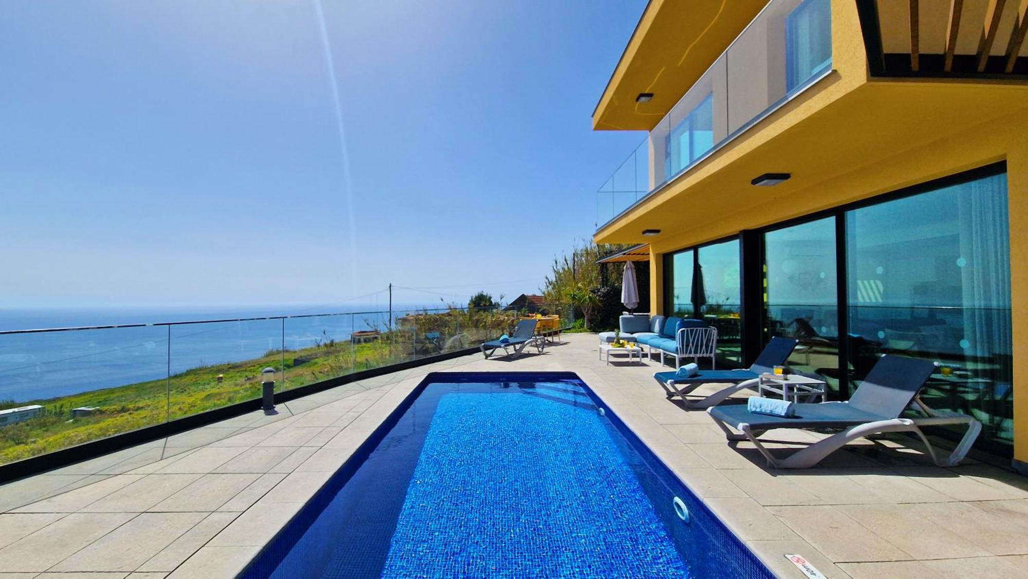 Eden Sun - A Modern Luxury Villa With A Panoramic View Prazeres Bagian luar foto