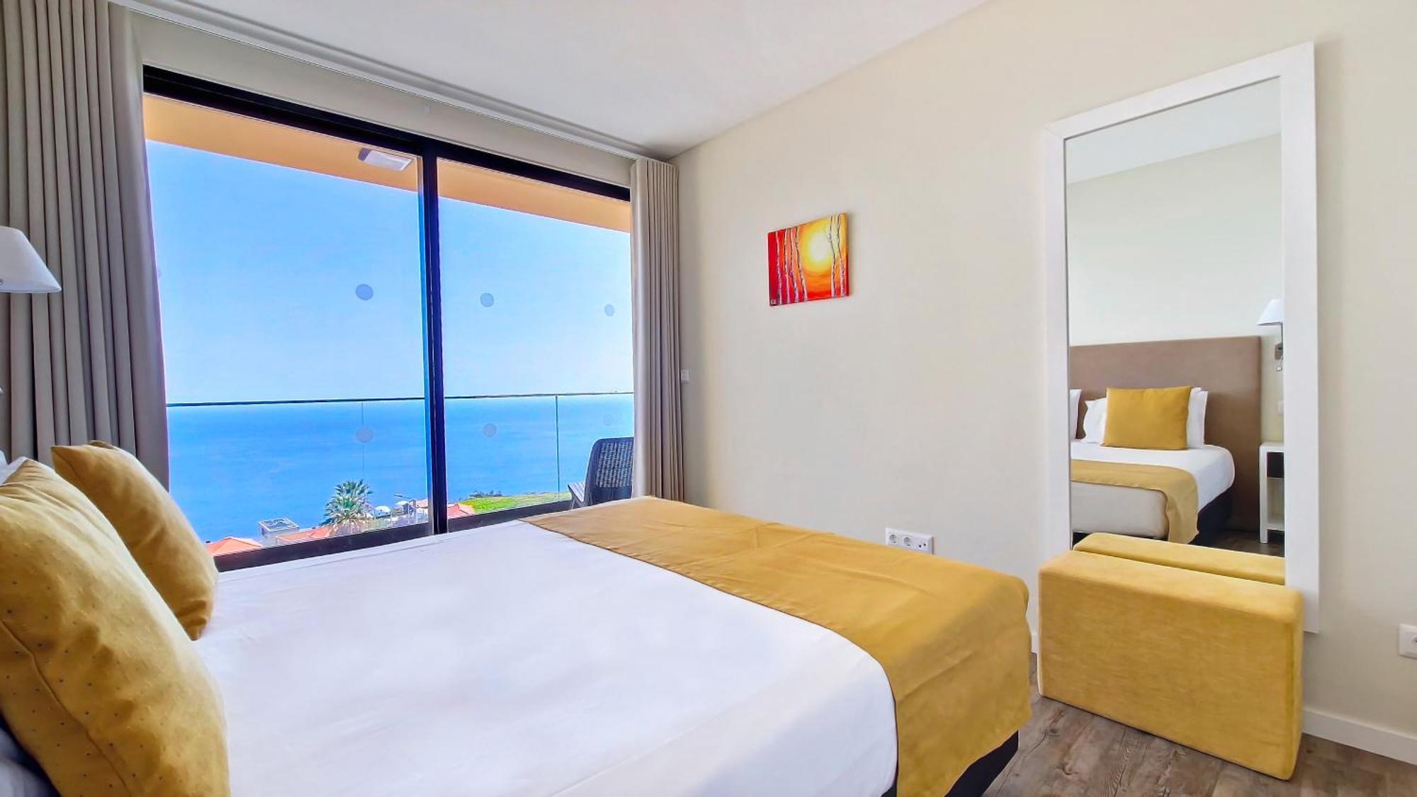 Eden Sun - A Modern Luxury Villa With A Panoramic View Prazeres Bagian luar foto
